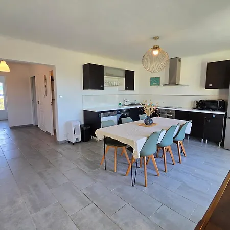 Apartment Goodlife - A 5 Min A Pieds De La Avec Balcon & Parking - By Auraconciergerie